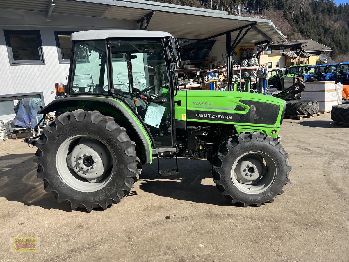 Traktor of the type Deutz-Fahr 4070E, Neumaschine in Kötschach (Picture 4)