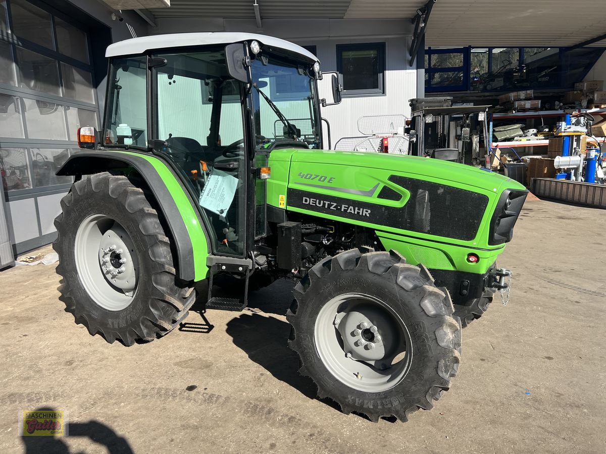 Traktor of the type Deutz-Fahr 4070E, Neumaschine in Kötschach (Picture 5)