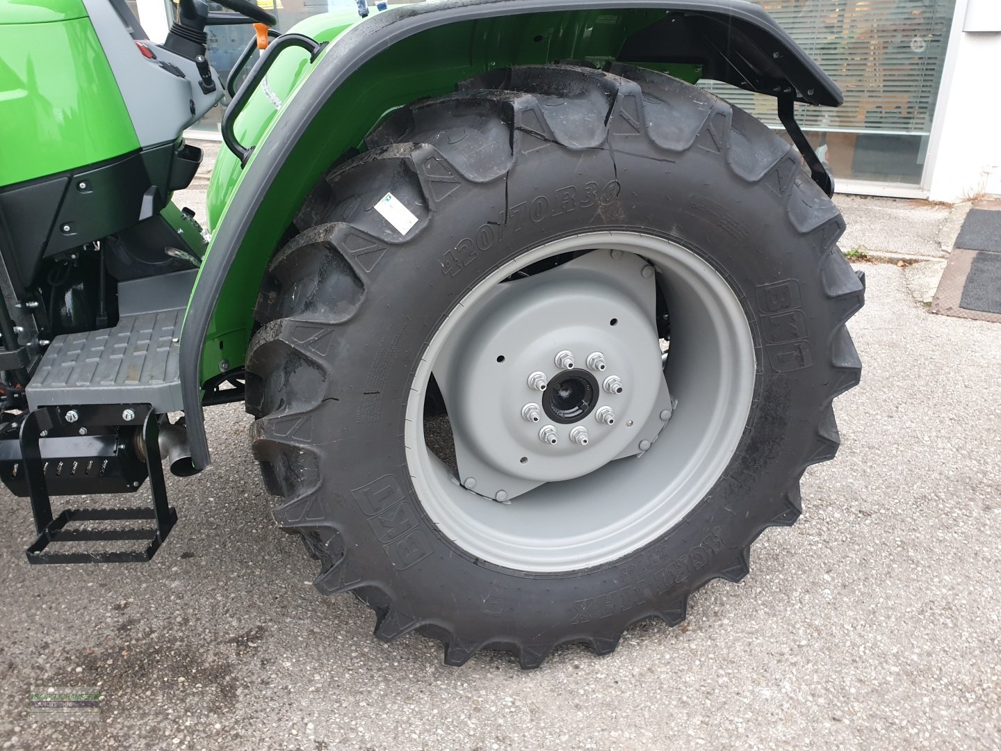 Traktor del tipo Deutz-Fahr 4080 E -Aktionspreis Ernteschlussverkauf-, Neumaschine In Diessen (Immagine 17)