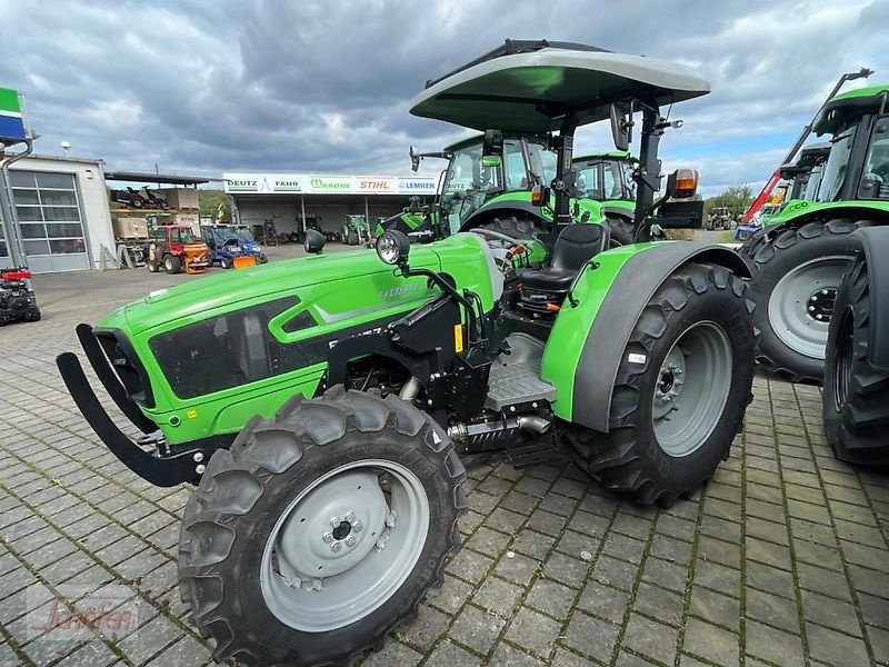 Traktor of the type Deutz-Fahr 4080 E GS, Neumaschine in Runkel-Ennerich