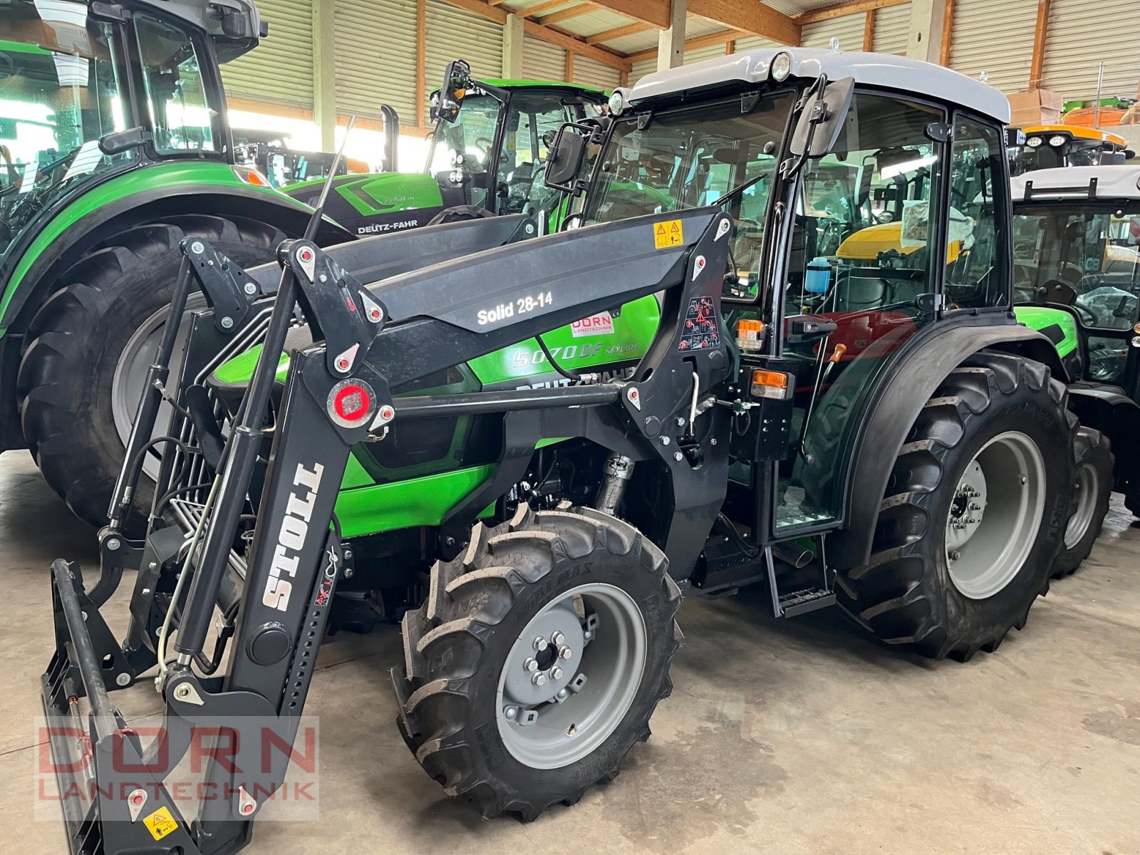 Traktor of the type Deutz-Fahr 5070 DF Keyline, Neumaschine in Bruckberg (Picture 1)