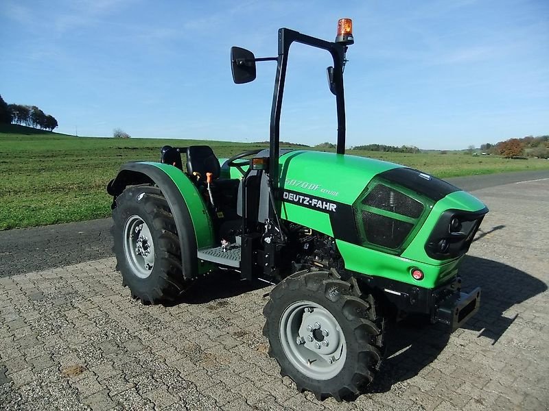 Traktor of the type Deutz-Fahr 5070 DF Keyline, Neumaschine in Steinau  (Picture 2)