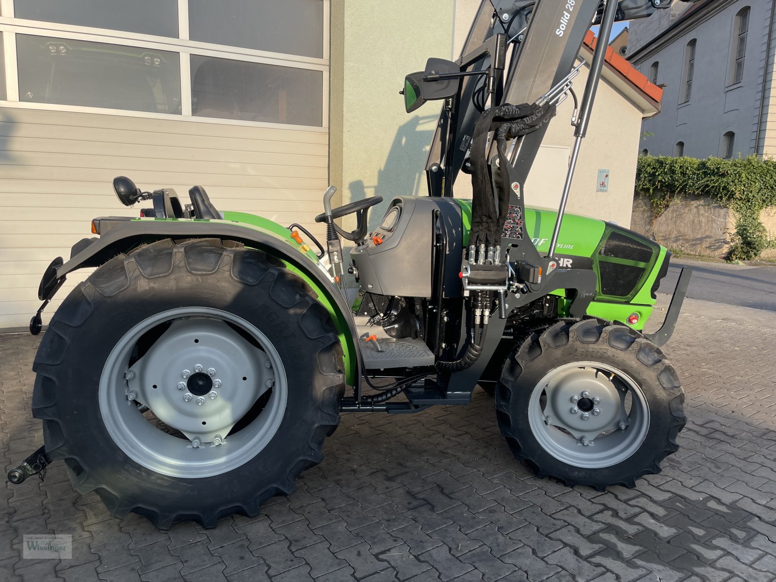 Traktor of the type Deutz-Fahr 5070DF Keyline, Neumaschine in Thalmässing (Picture 3)