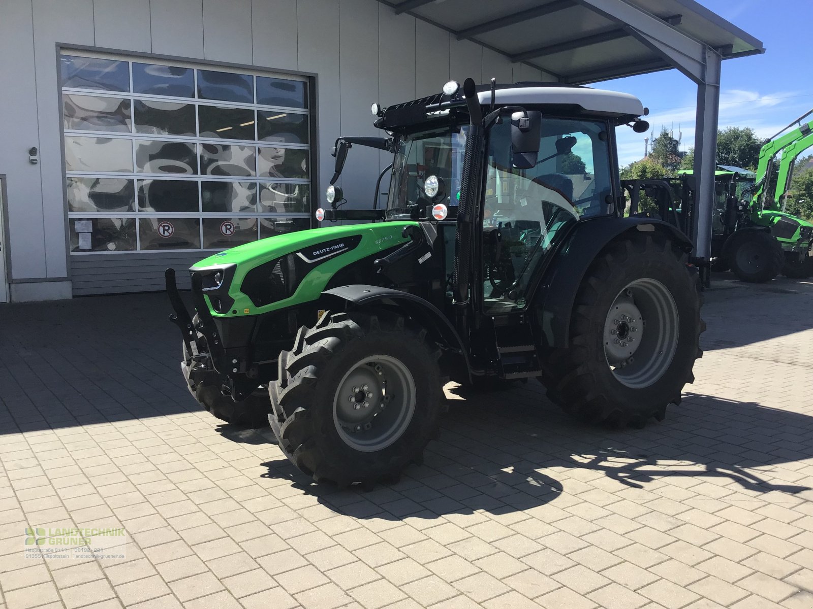 Traktor of the type Deutz-Fahr 5075 D GS, Neumaschine in Hiltpoltstein (Picture 1)