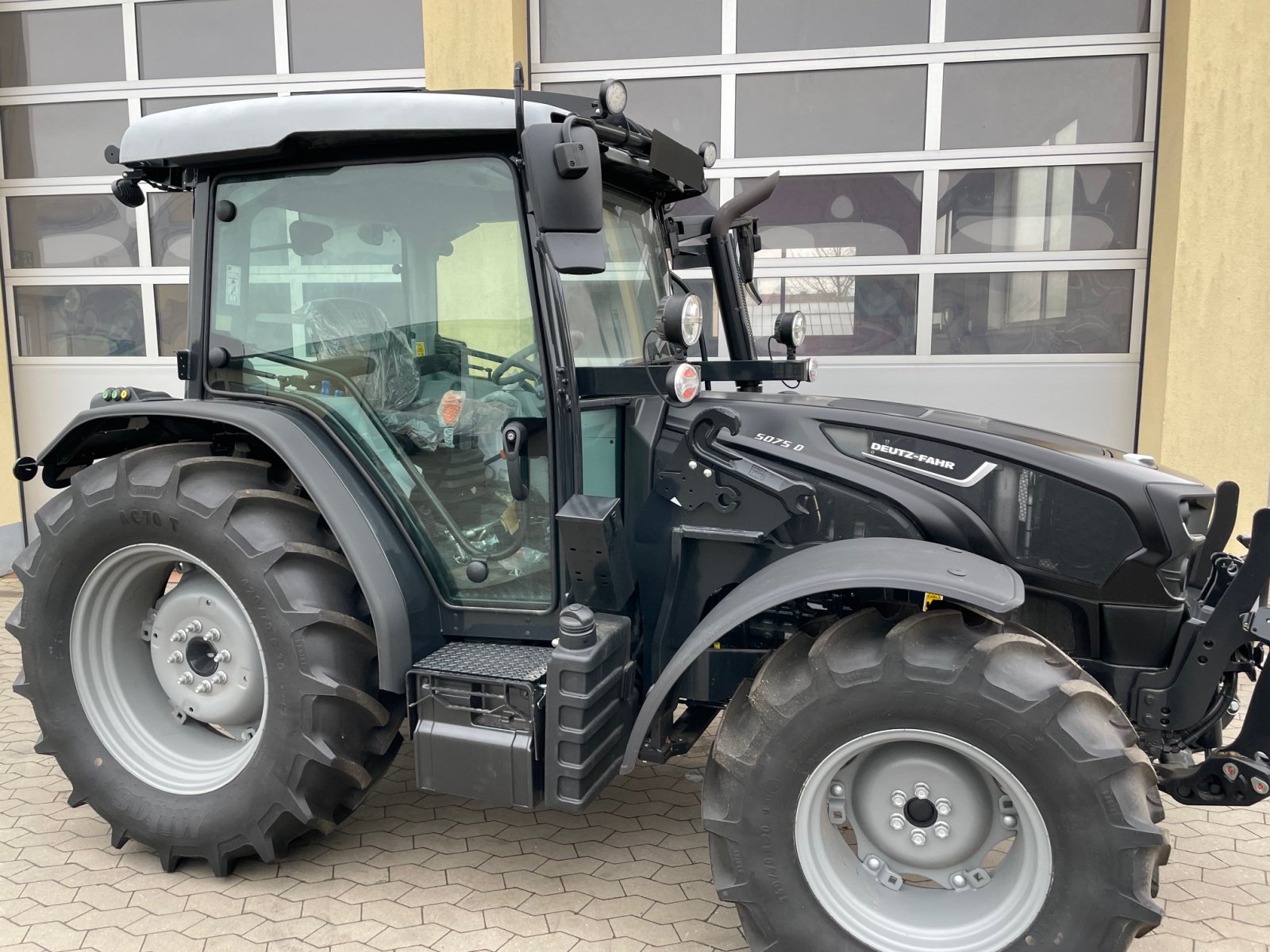 Traktor типа Deutz-Fahr 5075 D GS, Neumaschine в Nürnberg (Фотография 2)