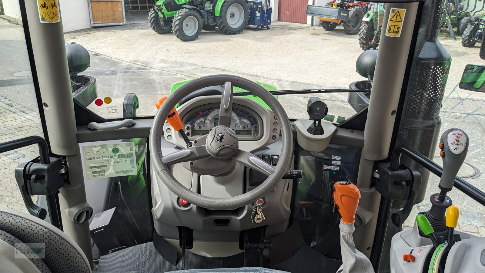 Traktor des Typs Deutz-Fahr 5075 Keyline, Neumaschine in Abenberg (Bild 10)