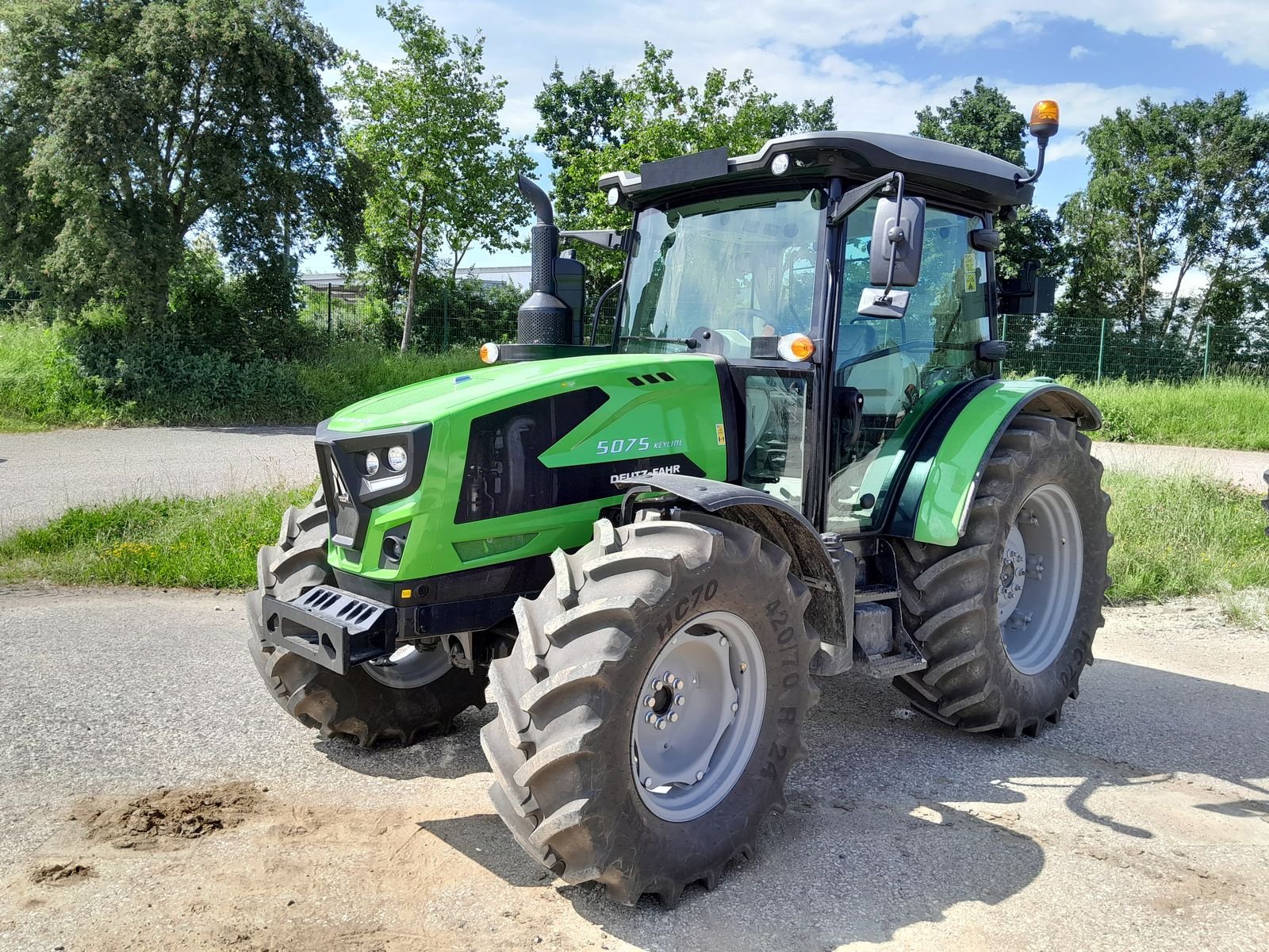 Traktor tipa Deutz-Fahr 5075 Keyline, Neumaschine u Bad Gleichenberg (Slika 1)