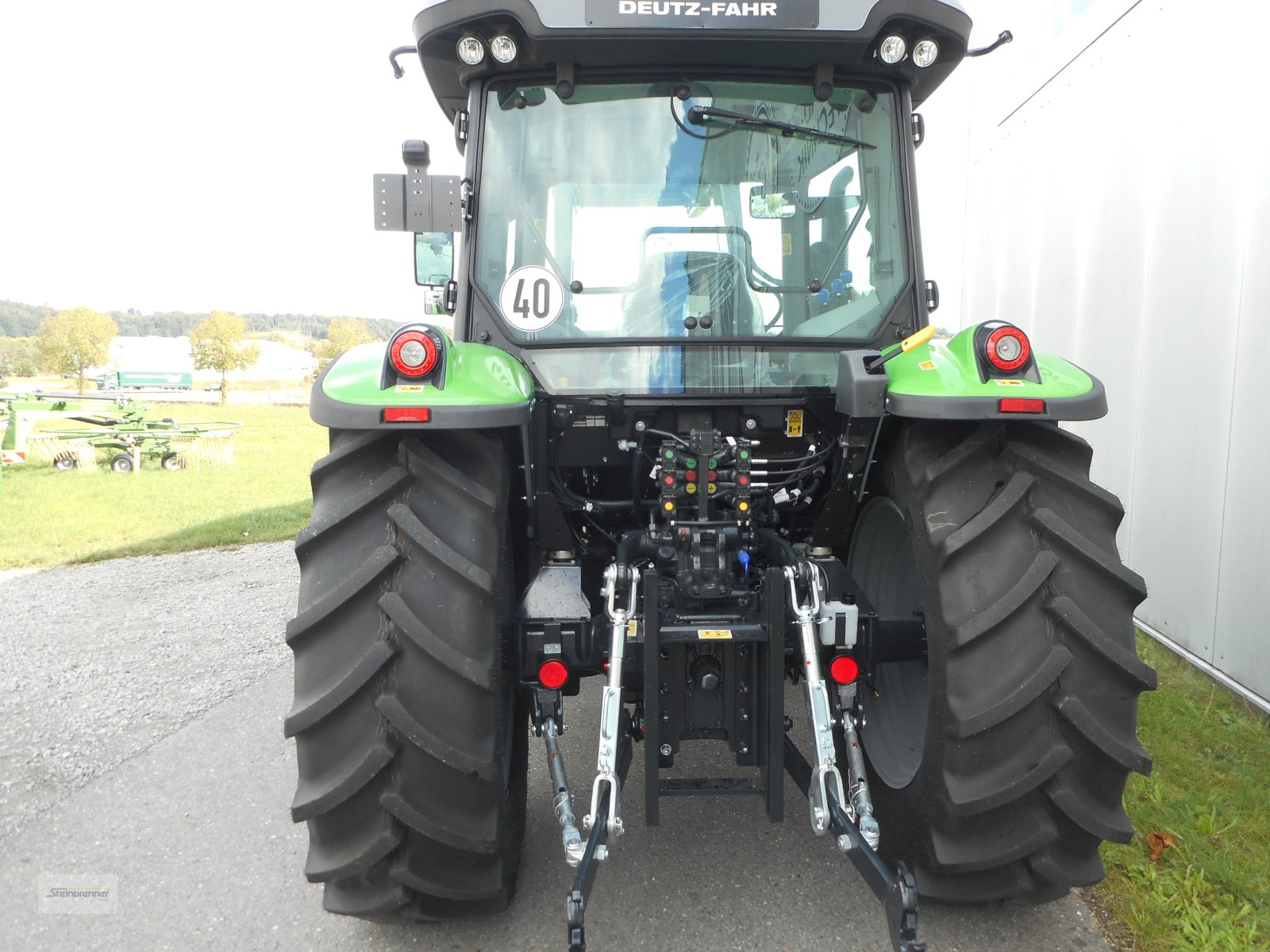 Traktor des Typs Deutz-Fahr 5075 Keyline, Neumaschine in Wörnitz (Bild 4)