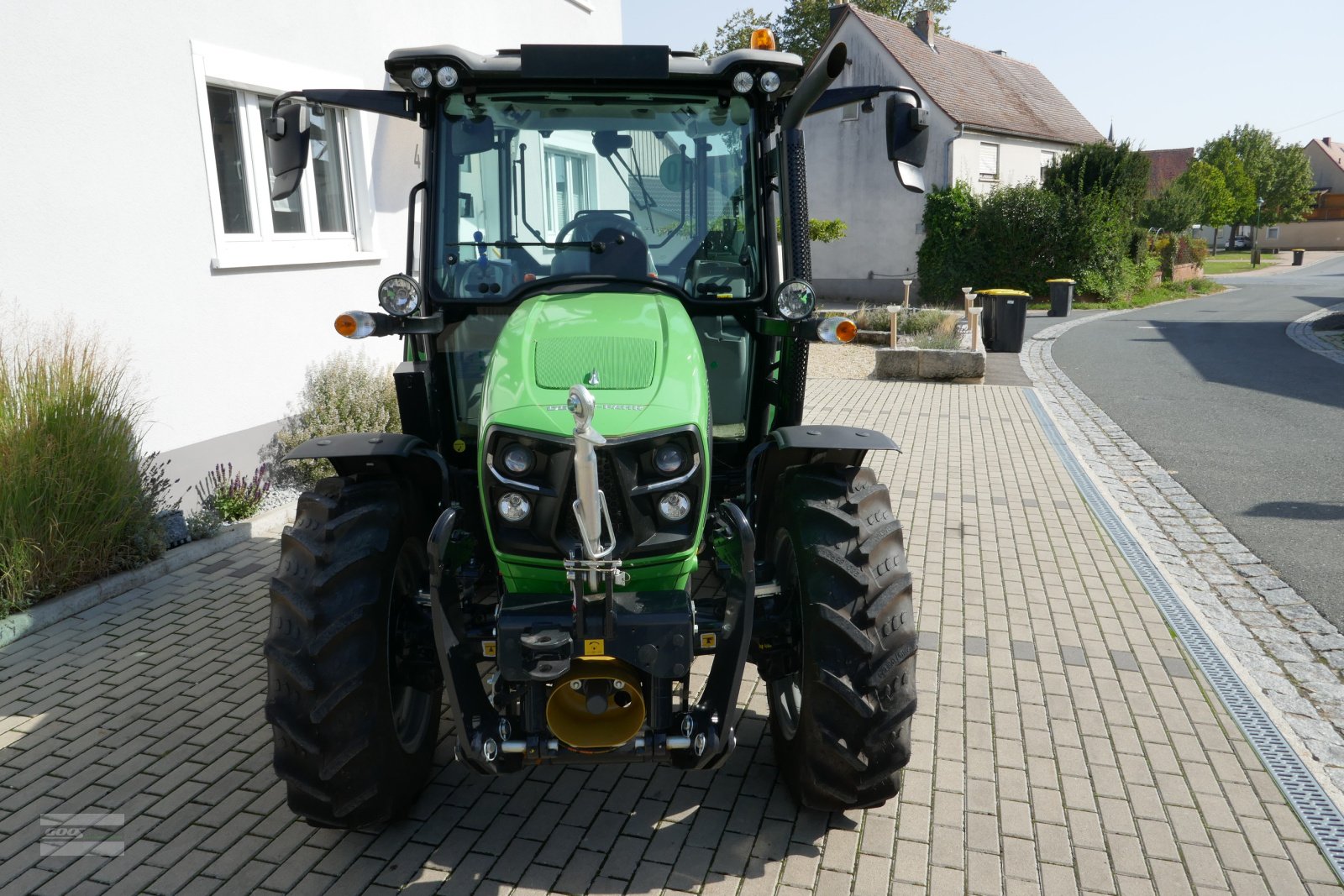 Traktor of the type Deutz-Fahr 5080 D Keyline Neuschlepper mit FHZ, KLima ..usw, Neumaschine in Langenzenn (Picture 3)