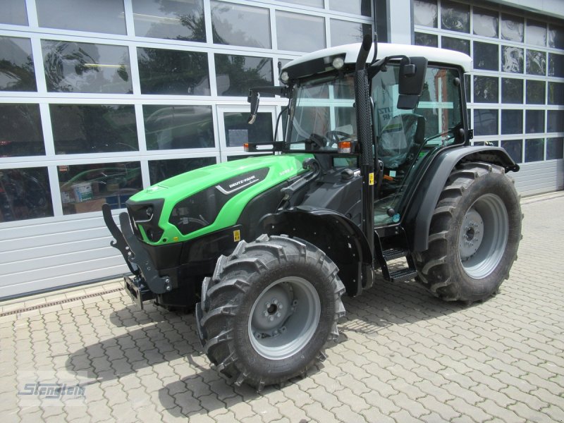 Traktor of the type Deutz-Fahr 5095 D GS, Neumaschine in Waischenfeld