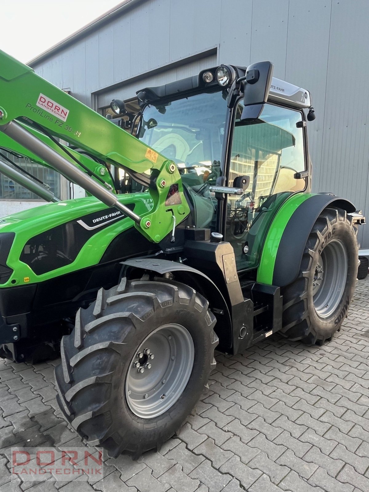 Traktor typu Deutz-Fahr 5095 D TTV AKTION  Frontlader 1,- €, Neumaschine v Bruckberg (Obrázok 2)