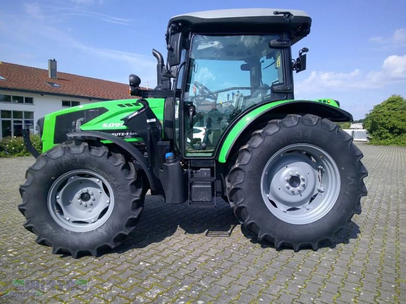 Traktor van het type Deutz-Fahr 5095 GS KEYLINE Komfortkabine mit Beifahrersitz, 40/40 Gang, Lastschaltgetriebe, Neumaschine in Buchdorf (Foto 1)