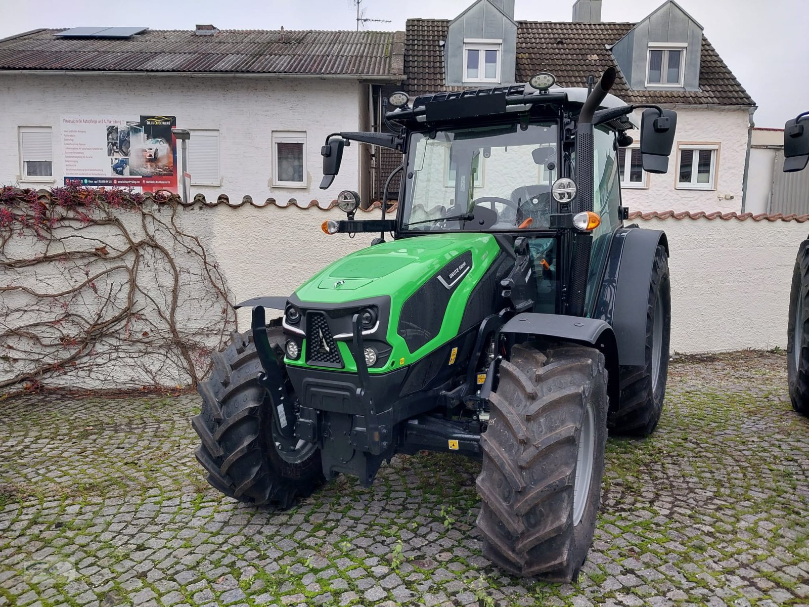 Traktor of the type Deutz-Fahr 5095 GS, Neumaschine in Frontenhausen (Picture 2)