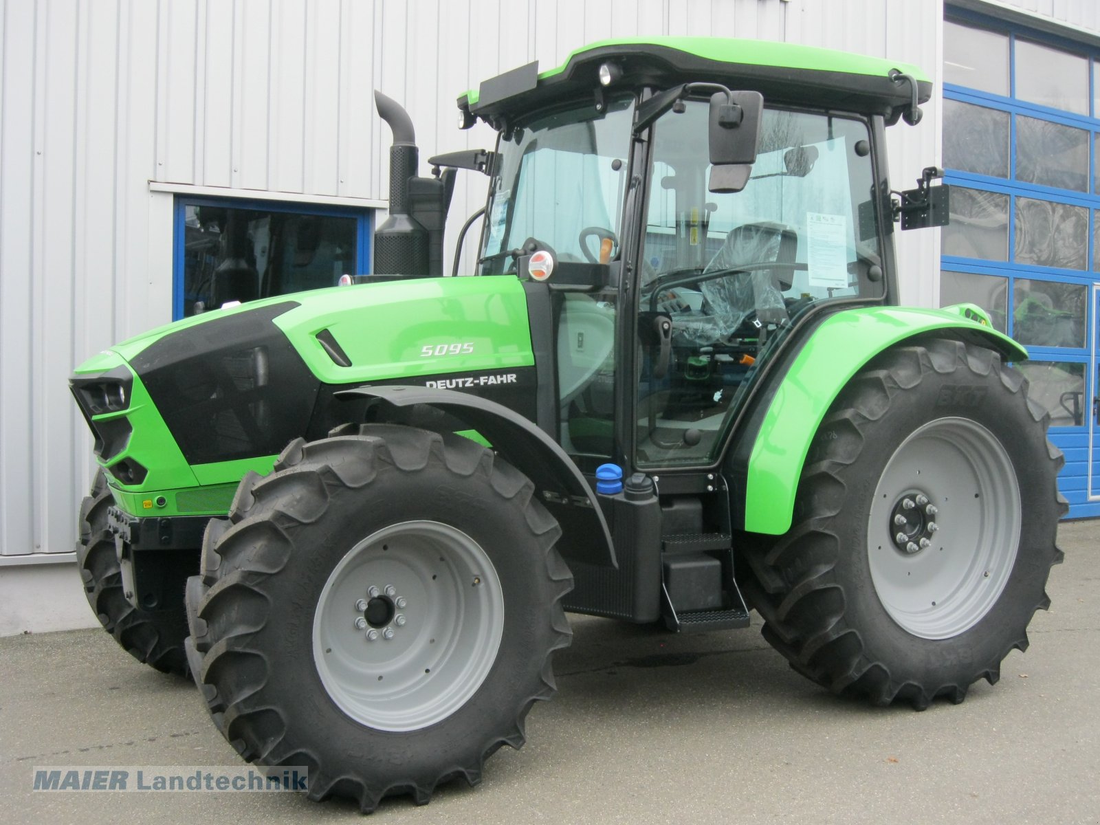 Traktor του τύπου Deutz-Fahr 5095 GS, Neumaschine σε Dieterskirchen (Φωτογραφία 1)