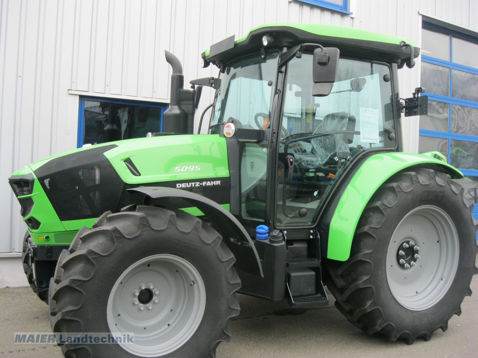 Traktor typu Deutz-Fahr 5095 GS, Neumaschine w Dieterskirchen (Zdjęcie 4)