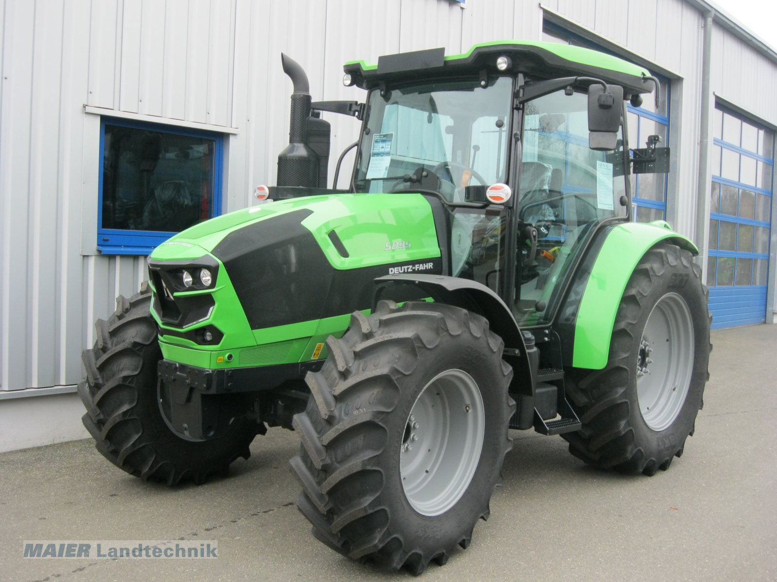 Traktor van het type Deutz-Fahr 5095 GS, Neumaschine in Dieterskirchen (Foto 1)