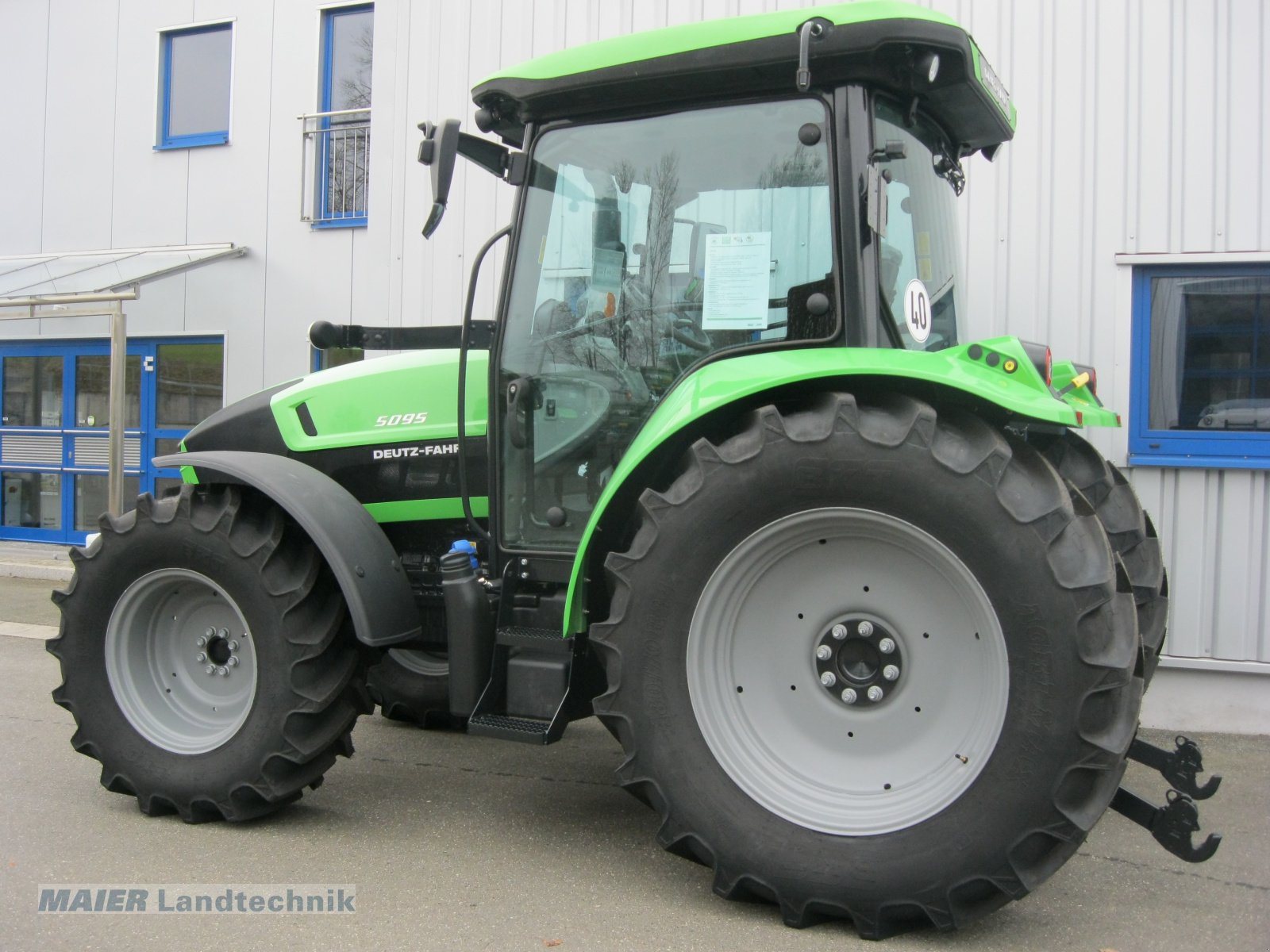 Traktor du type Deutz-Fahr 5095 GS, Neumaschine en Dieterskirchen (Photo 2)