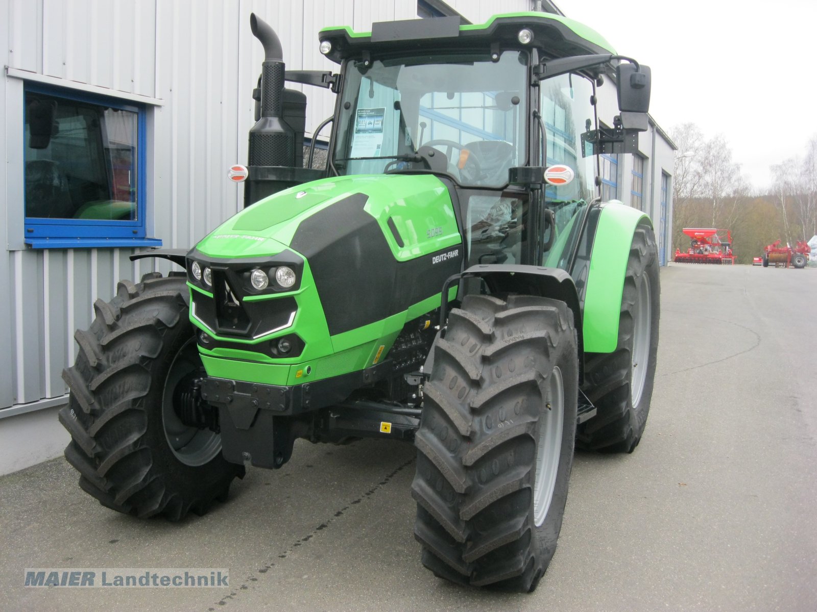 Traktor of the type Deutz-Fahr 5095 GS, Neumaschine in Dieterskirchen (Picture 4)