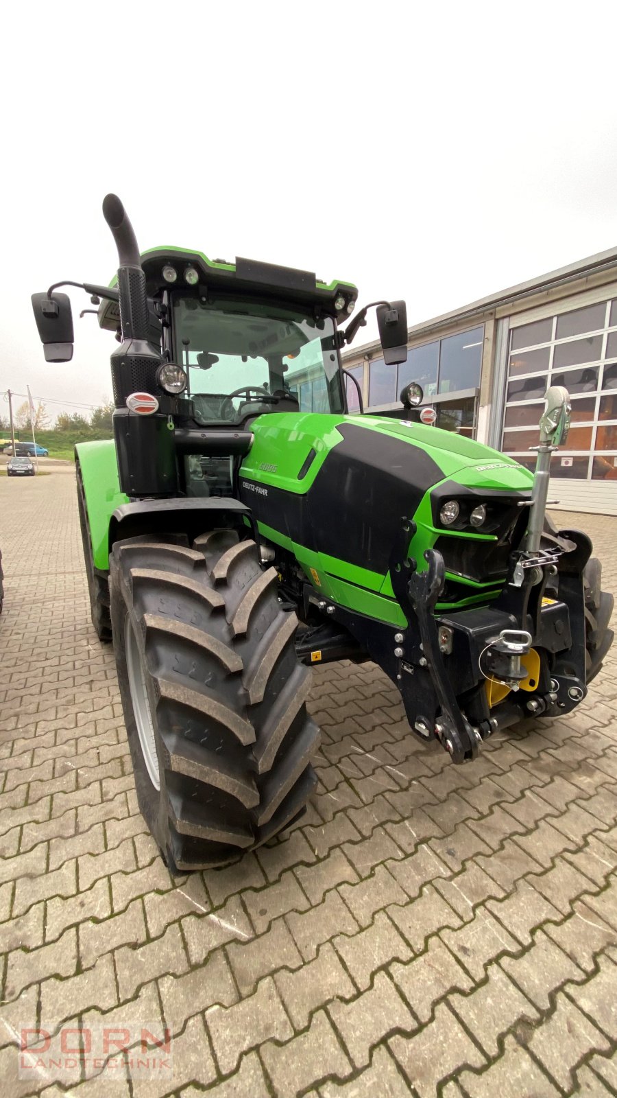 Traktor of the type Deutz-Fahr 5095 GS, Neumaschine in Bruckberg (Picture 1)