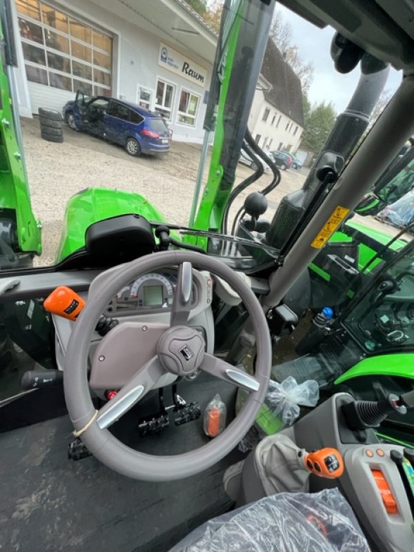 Traktor des Typs Deutz-Fahr 5100 ***Aktion***, Neumaschine in Offenhausen (Bild 8)