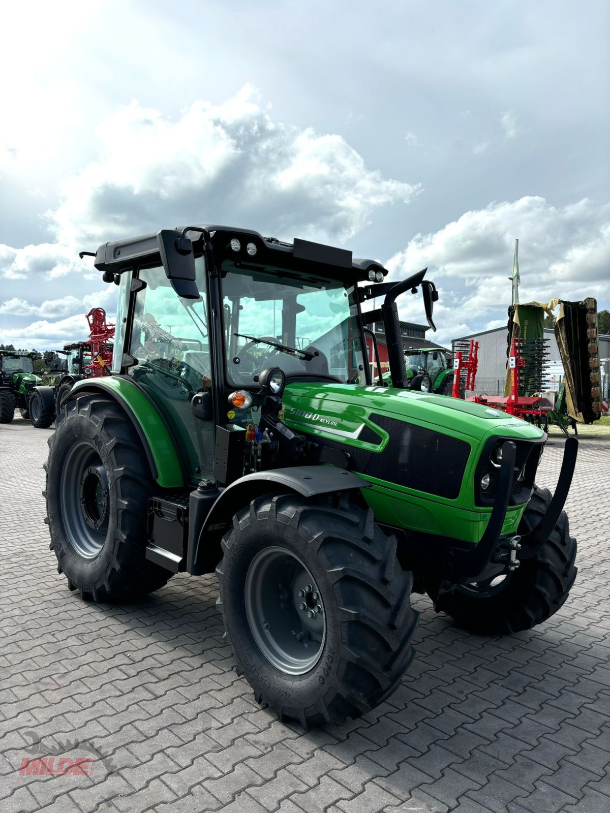 Traktor of the type Deutz-Fahr 5100 D Keyline GS, Neumaschine in Creußen (Picture 1)