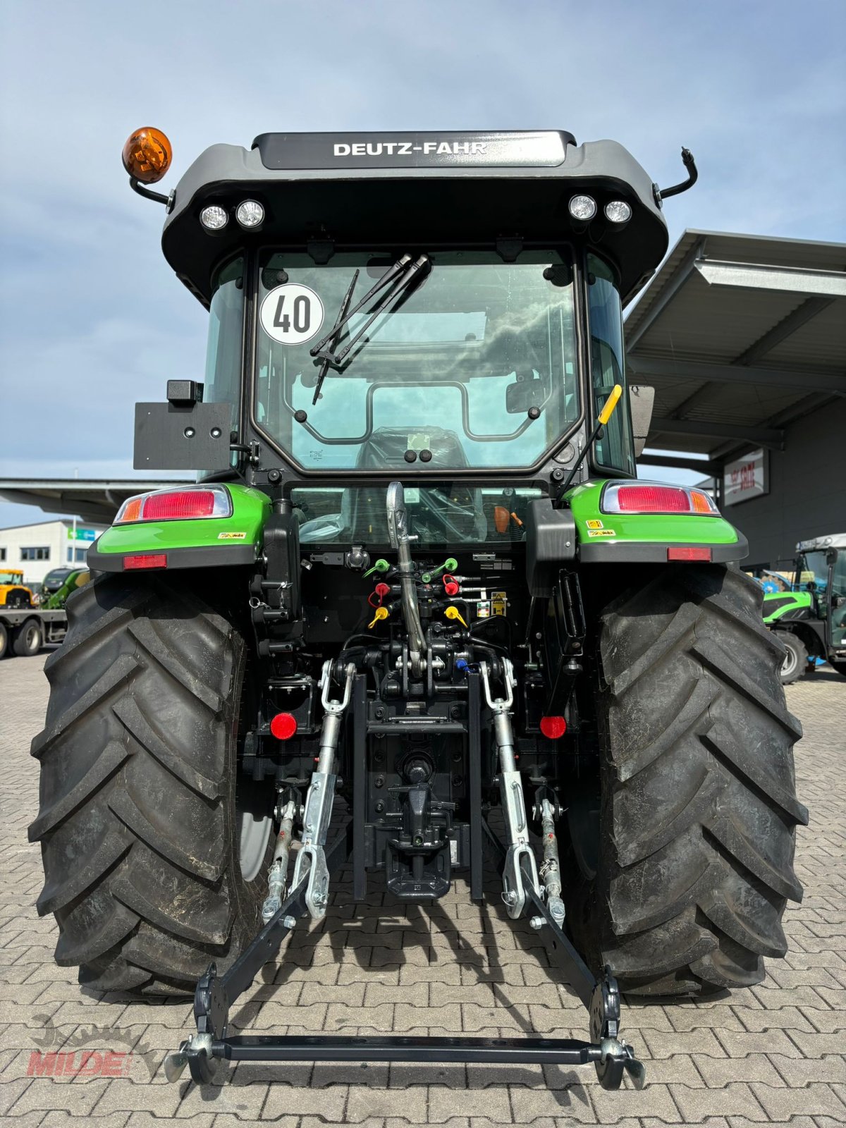 Traktor of the type Deutz-Fahr 5100 D Keyline GS, Neumaschine in Creußen (Picture 4)