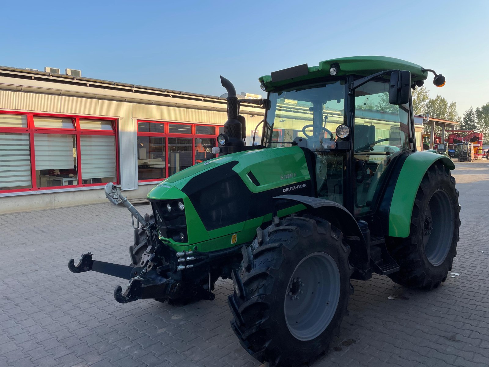 Traktor des Typs Deutz-Fahr 5100 G, Gebrauchtmaschine in Dannstadt-Schauernheim (Bild 4)