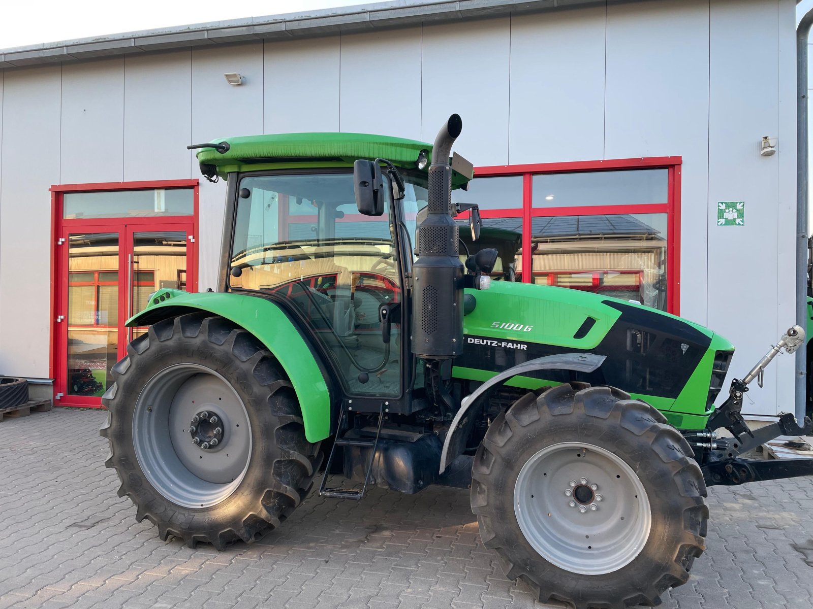 Traktor Türe ait Deutz-Fahr 5100 G, Gebrauchtmaschine içinde Dannstadt-Schauernheim (resim 5)