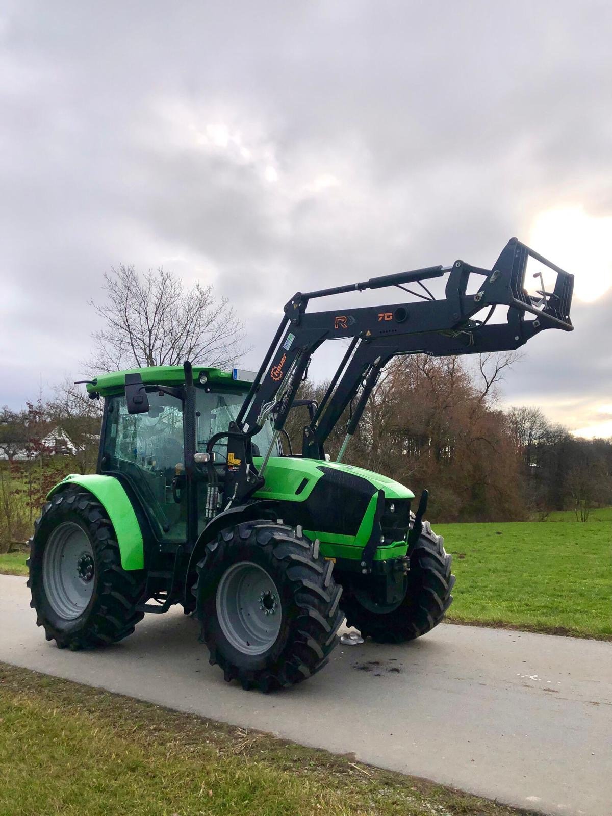 Traktor van het type Deutz-Fahr 5100 G, Gebrauchtmaschine in Ortenburg (Foto 2)