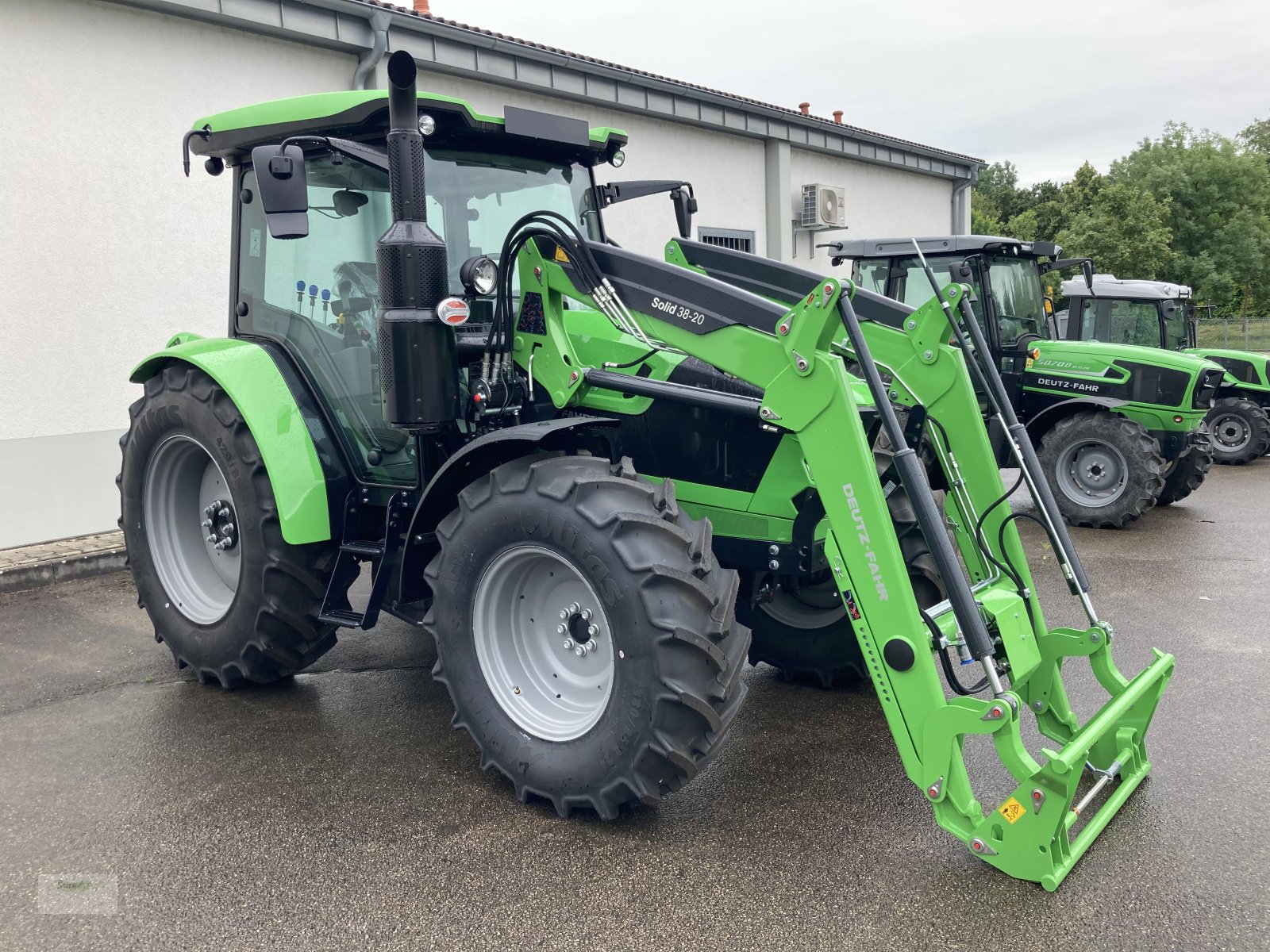 Traktor of the type Deutz-Fahr 5100 GS EM Aktion + BBV-Rabatt für Netto 56.000,00€, Neumaschine in Beilngries (Picture 1)