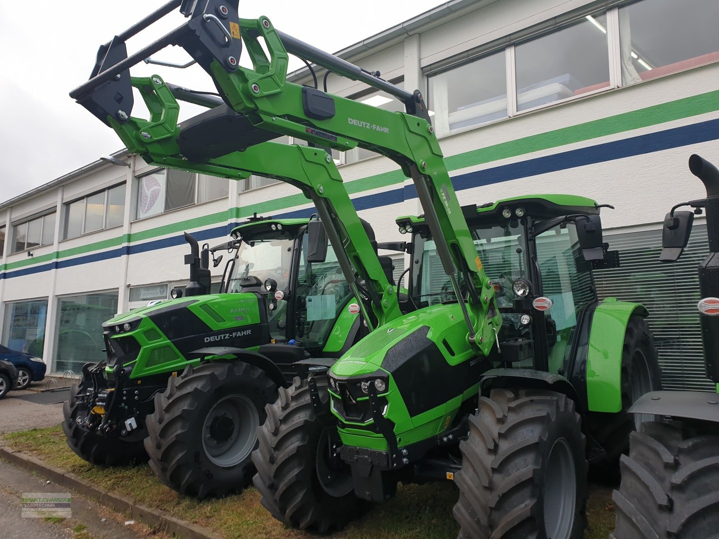 Traktor des Typs Deutz-Fahr 5100 GS -mit Stoll Frontlader-, Neumaschine in Diessen (Bild 3)