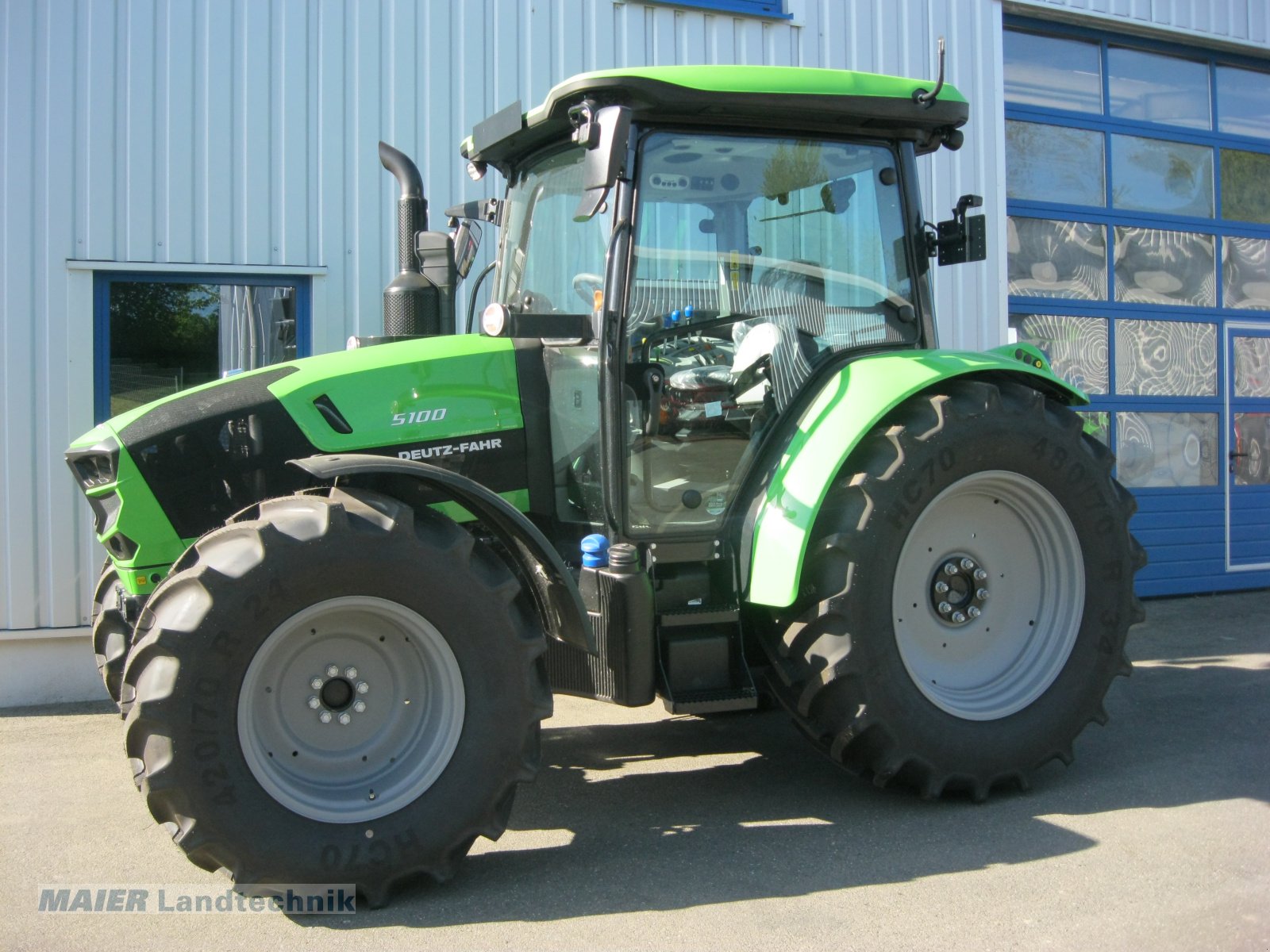 Traktor of the type Deutz-Fahr 5100 GS, Neumaschine in Dieterskirchen (Picture 3)