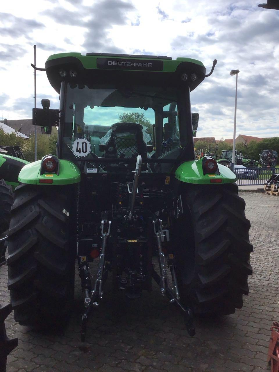 Traktor Türe ait Deutz-Fahr 5100 GS, Neumaschine içinde Burgbernheim (resim 10)