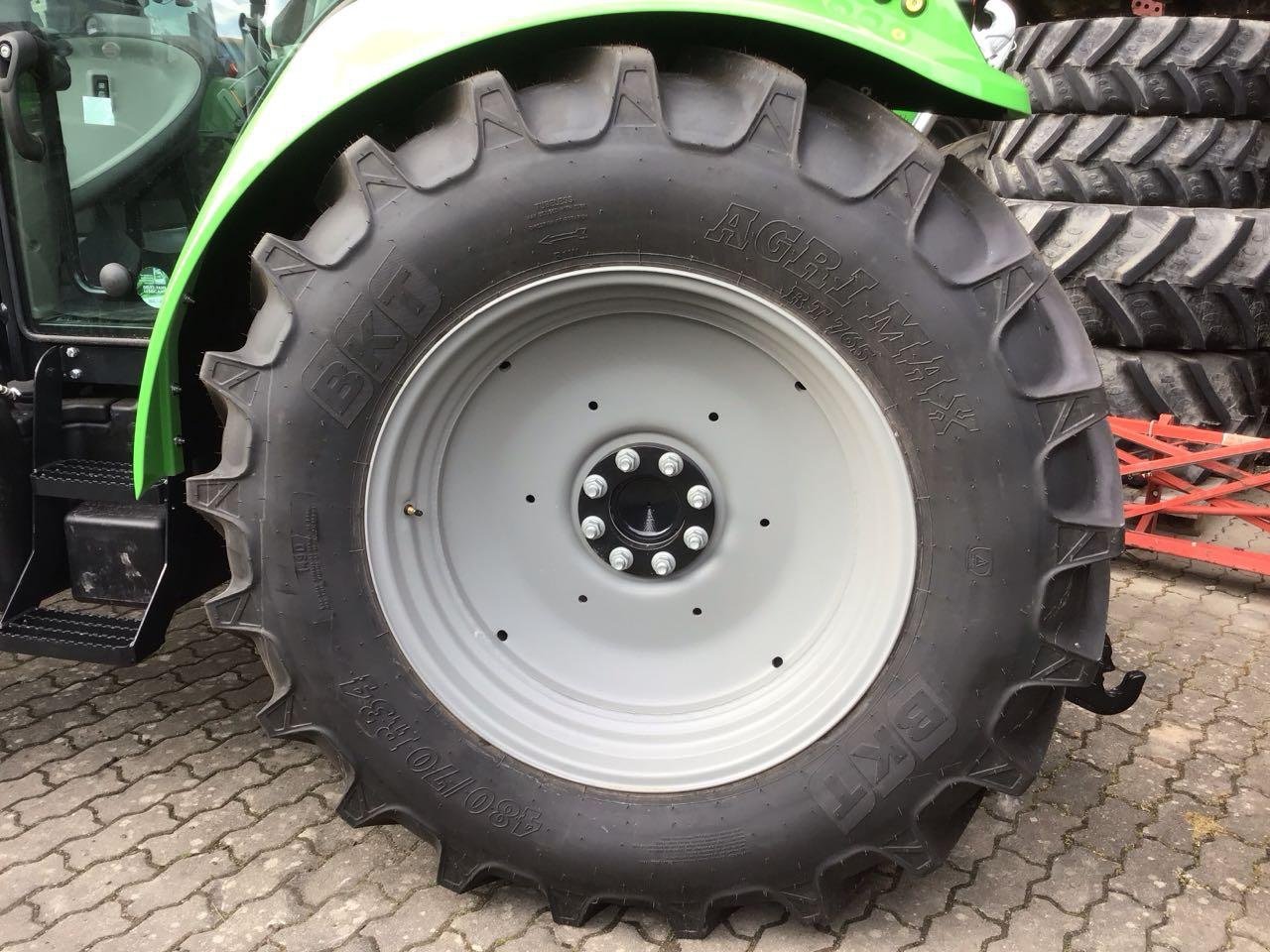 Traktor tip Deutz-Fahr 5100 GS, Neumaschine in Burgbernheim (Poză 12)