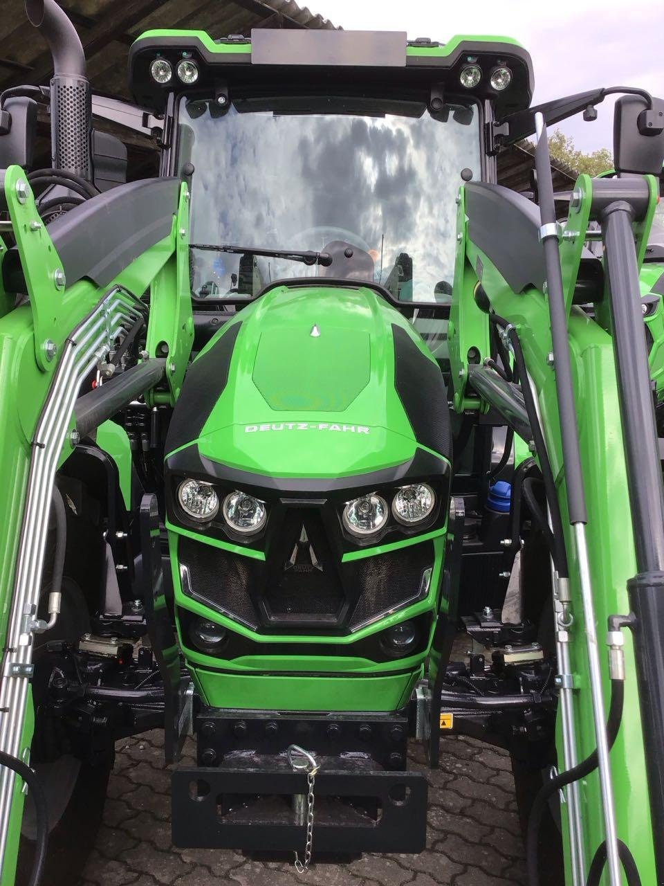 Traktor tipa Deutz-Fahr 5100 GS, Neumaschine u Burgbernheim (Slika 15)