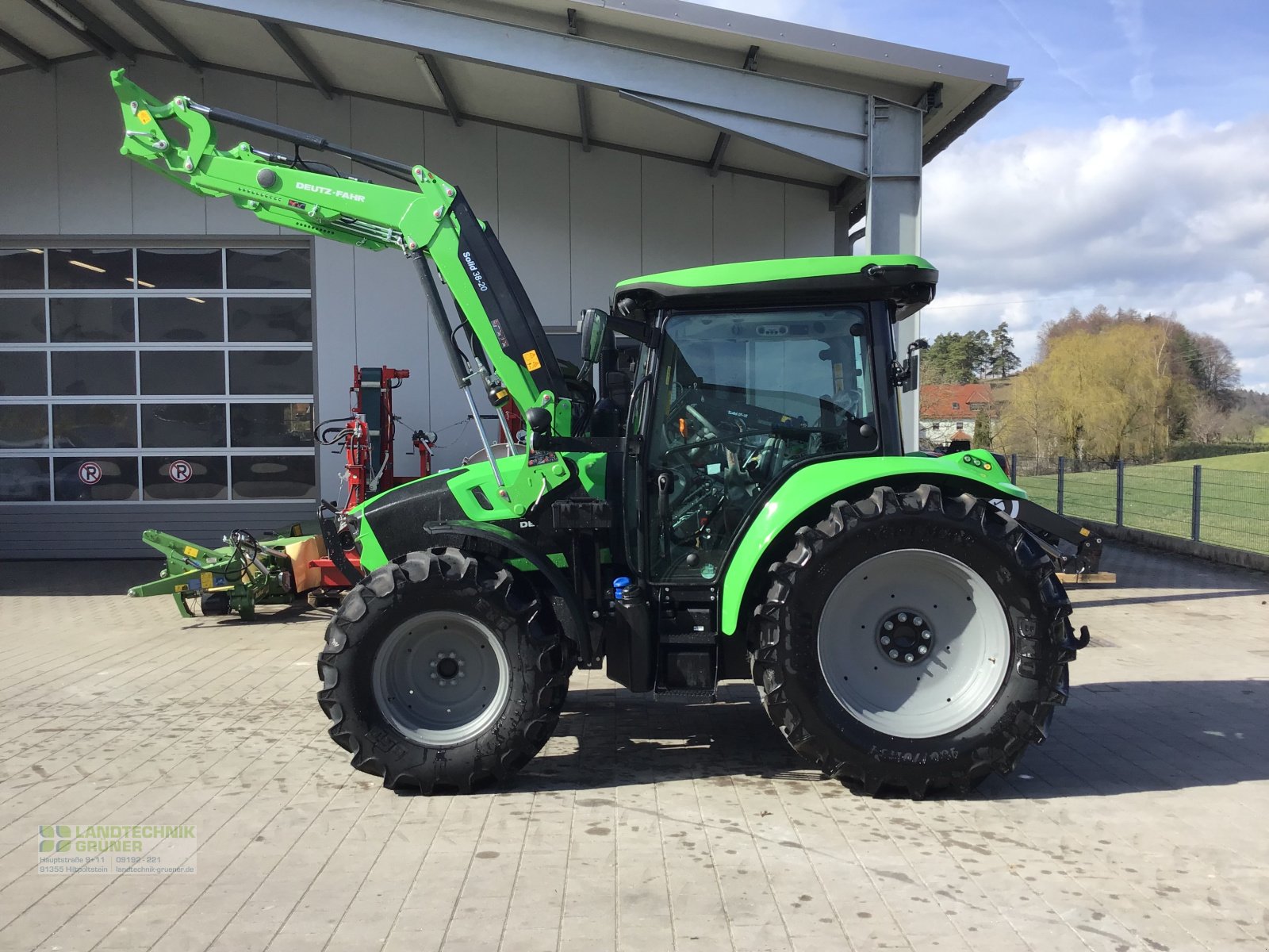 Traktor del tipo Deutz-Fahr 5100, Neumaschine en Hiltpoltstein (Imagen 1)