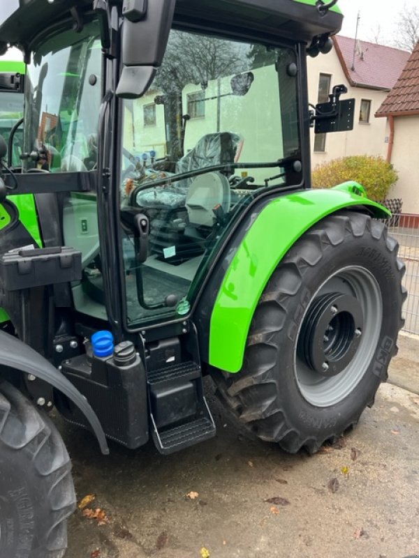 Traktor of the type Deutz-Fahr 5100, Neumaschine in Offenhausen (Picture 2)