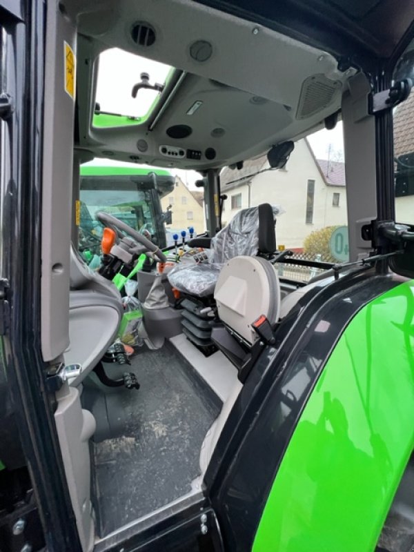 Traktor van het type Deutz-Fahr 5100, Neumaschine in Offenhausen (Foto 10)