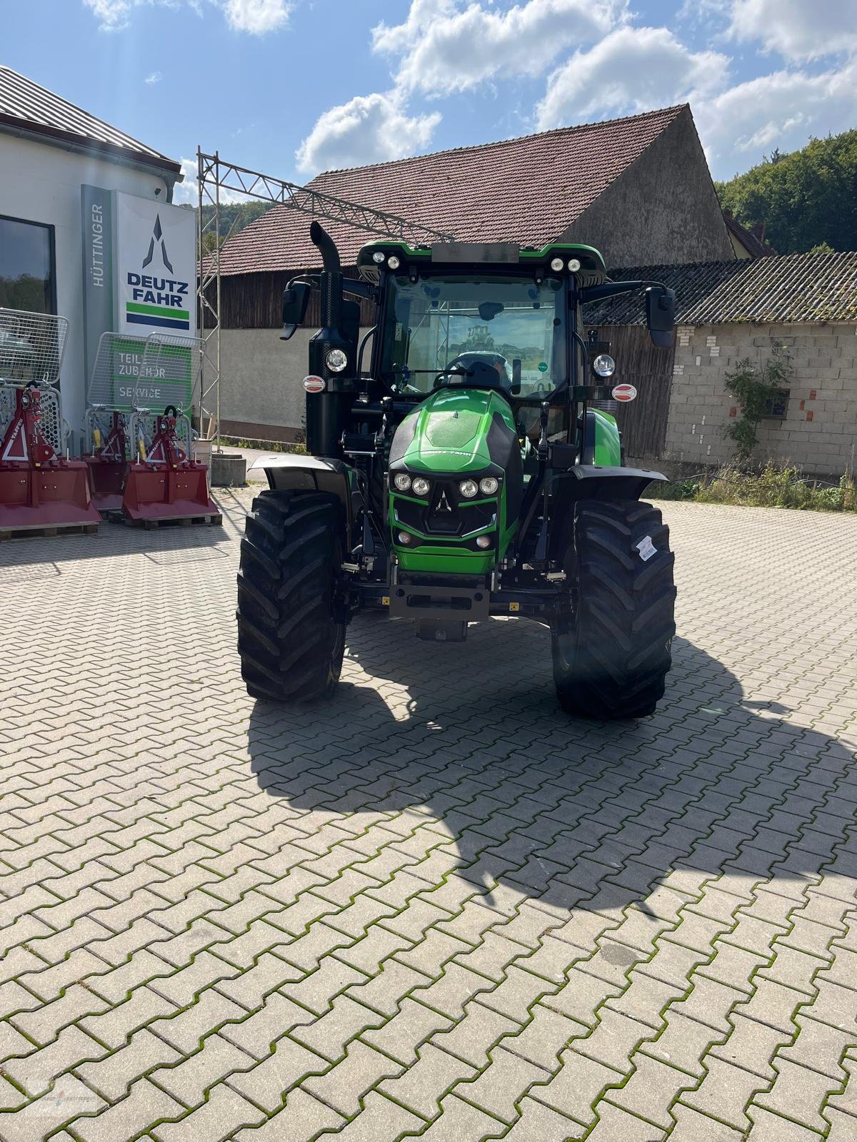 Traktor of the type Deutz-Fahr 5100, Neumaschine in Treuchtlingen (Picture 3)