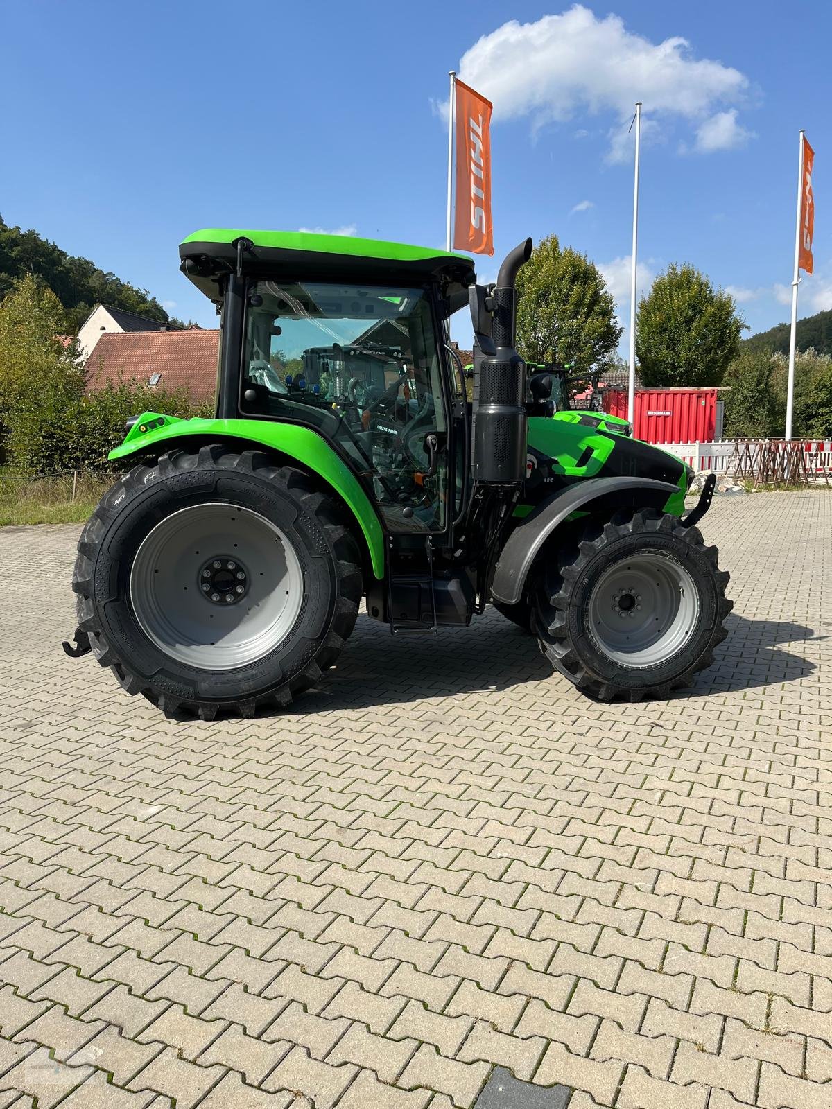 Traktor of the type Deutz-Fahr 5100, Neumaschine in Treuchtlingen (Picture 5)