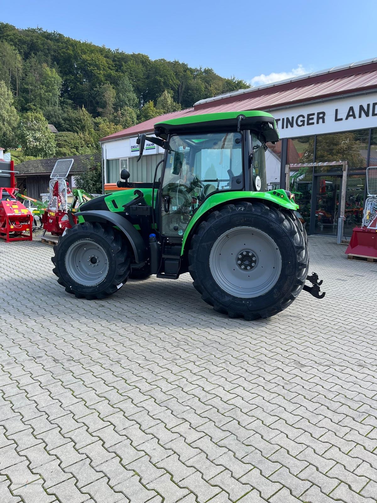 Traktor of the type Deutz-Fahr 5100, Neumaschine in Treuchtlingen (Picture 10)