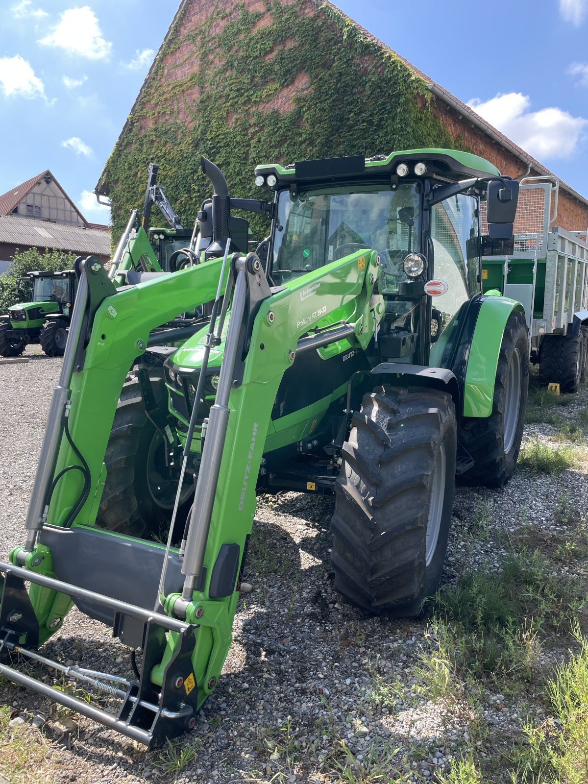 Traktor Türe ait Deutz-Fahr 5100, Neumaschine içinde Ochsenhausen (resim 3)