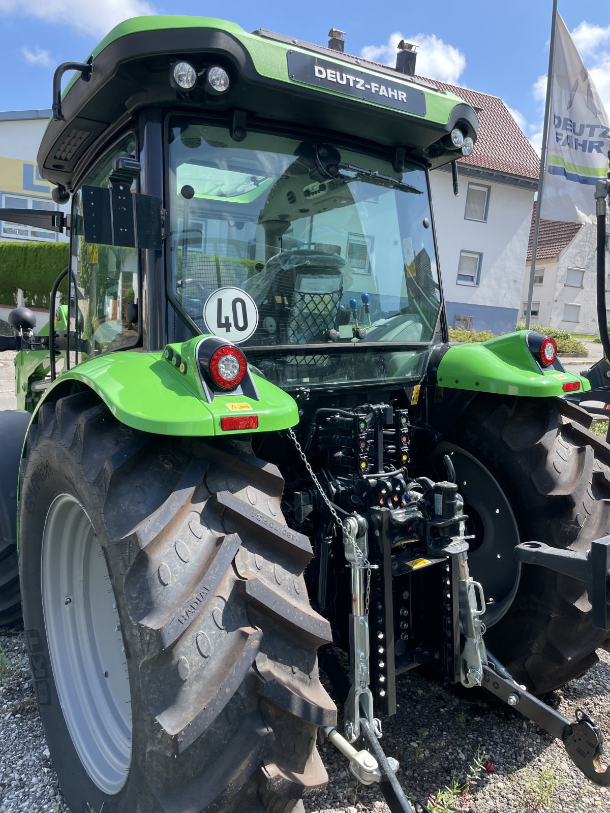 Traktor des Typs Deutz-Fahr 5100, Neumaschine in Ochsenhausen (Bild 4)