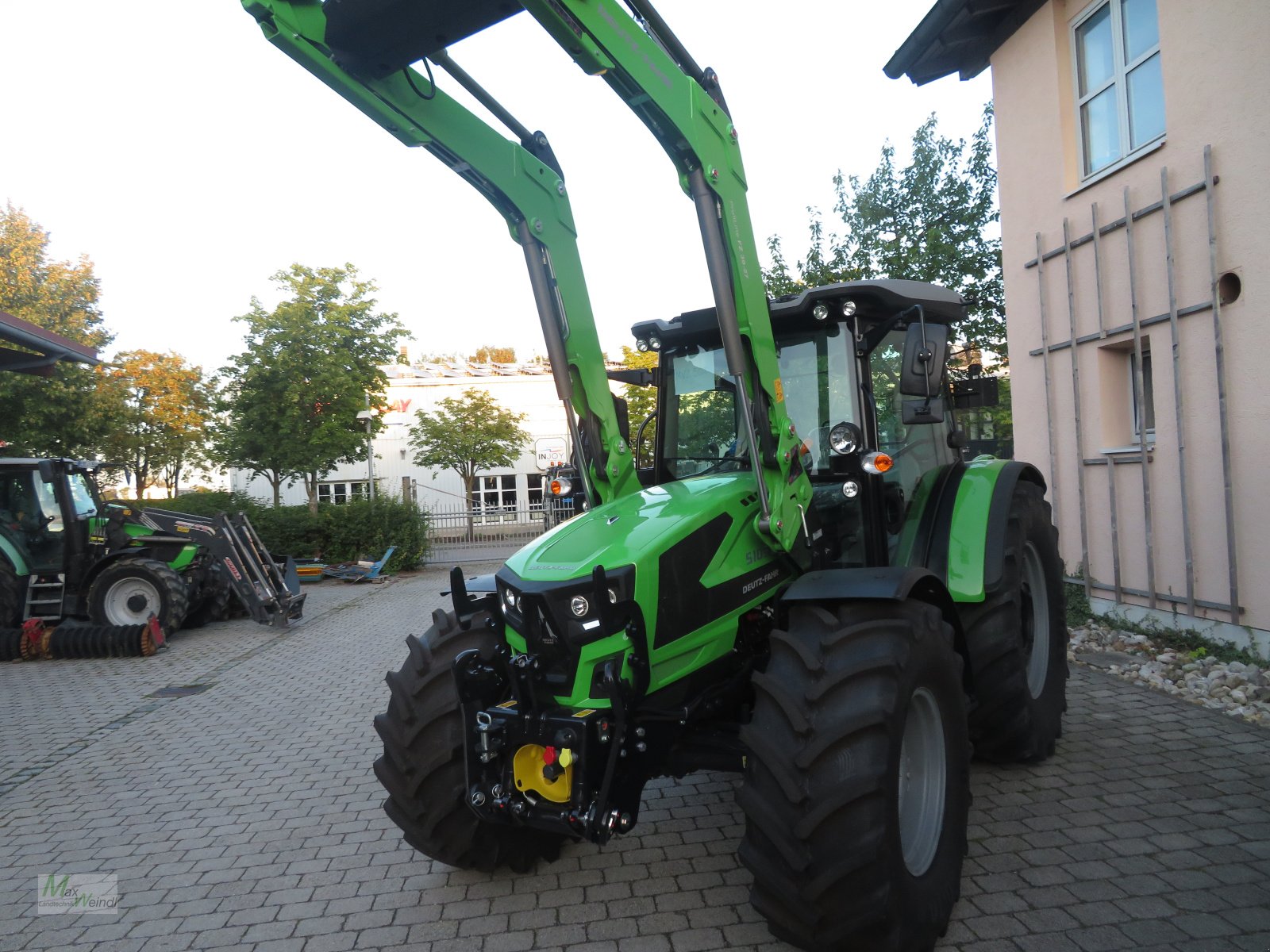 Traktor du type Deutz-Fahr 5105 E, Neumaschine en Markt Schwaben (Photo 1)