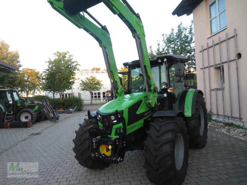 Traktor of the type Deutz-Fahr 5105 E, Neumaschine in Markt Schwaben (Picture 1)