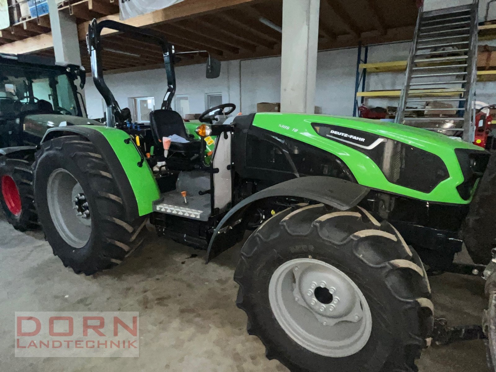 Traktor van het type Deutz-Fahr 5105 G TB, Neumaschine in Bruckberg (Foto 6)