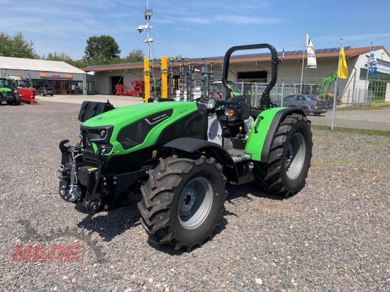 Traktor of the type Deutz-Fahr 5105 TB GS, Neumaschine in Elsteraue-Bornitz (Picture 1)