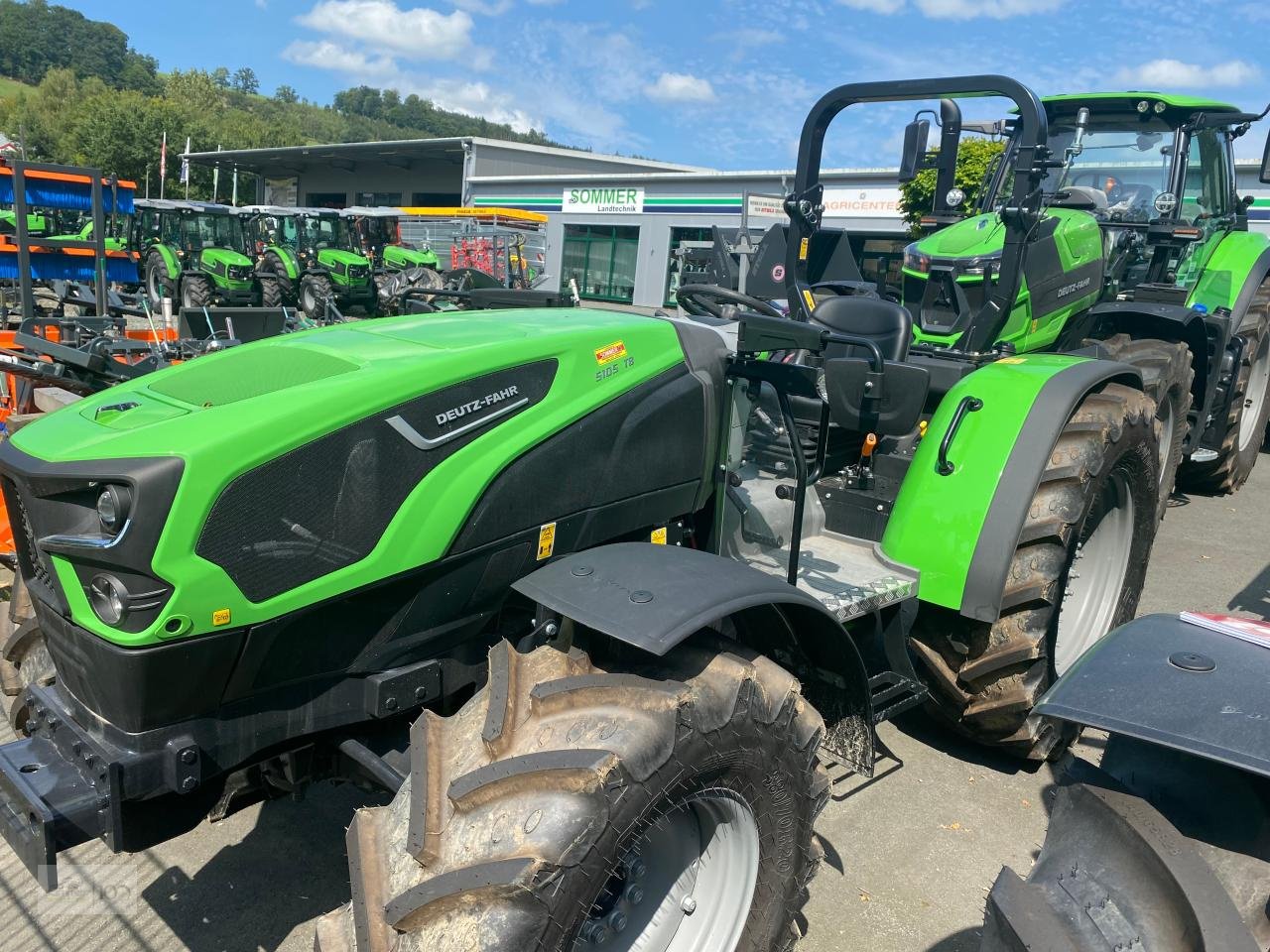 Traktor van het type Deutz-Fahr 5105 TB GS, Neumaschine in Eslohe–Bremke (Foto 1)