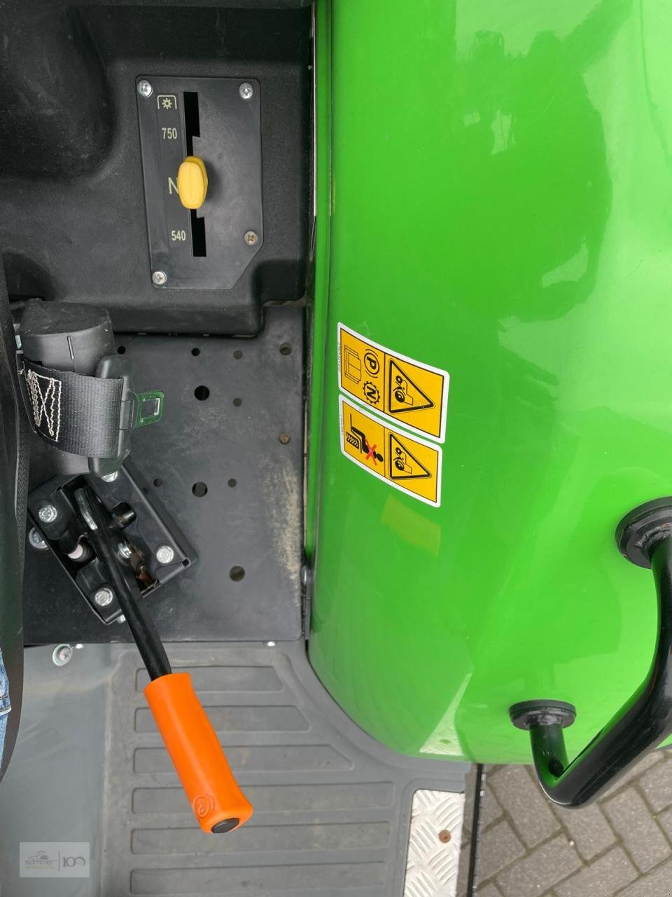 Traktor van het type Deutz-Fahr 5105 TB GS, Neumaschine in Eslohe–Bremke (Foto 13)