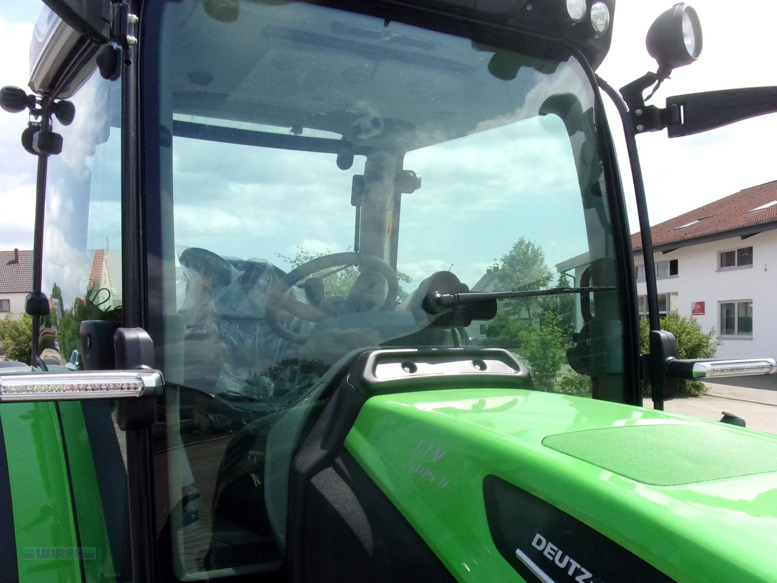 Traktor van het type Deutz-Fahr 5105 TTV "stufenloser Kompaktschlepper", Frontladeranbauteile, Gebrauchtmaschine in Buchdorf (Foto 15)